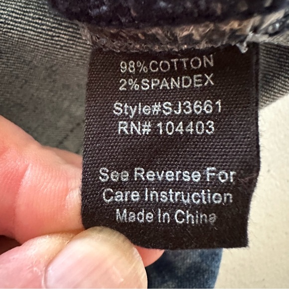 Sweet Wanderer Form Fitting Button Front Frayed Jean Skirt Size Medium. - Picture 9 of 11